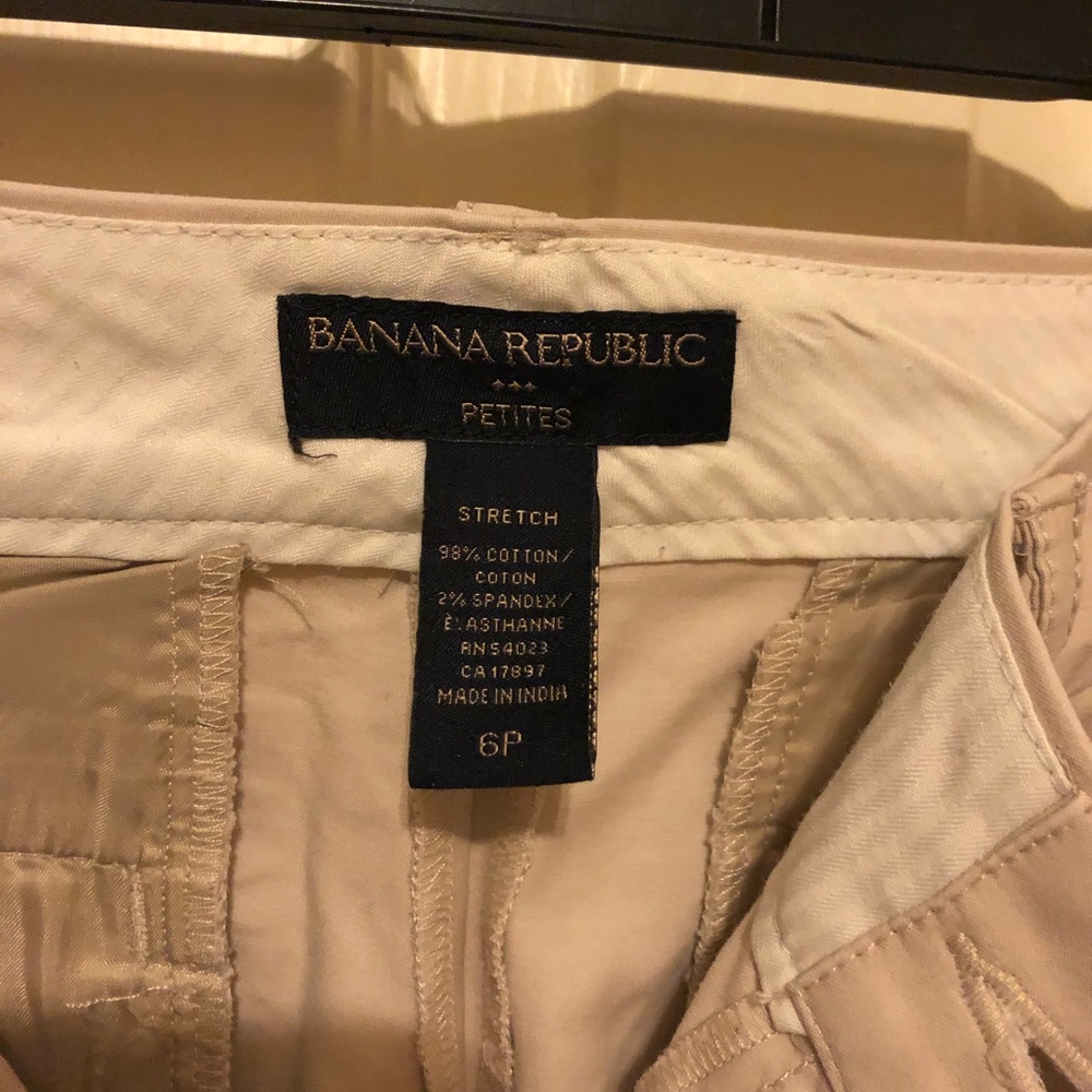 Banna Republic Petites Bootcut Khaki’s
